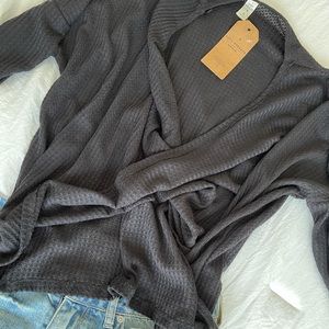 LAZY SUNDAY - Black twist-front sweater! NEW!